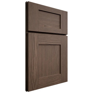 Shiloh Cabinetry Full Overlay Lancaster White Oak Plain Cut Mineral Door