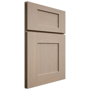 Shiloh Cabinetry Full Overlay Lancaster White Oak Plain Cut Straw Door