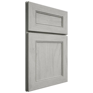 Shiloh Cabinetry Full Overlay Landes Poplar Plain Cut Stratus Door