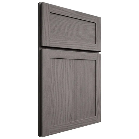 Shiloh Cabinetry Full Overlay Malibu White Oak Plain Cut Flagstone Door