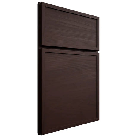 Shiloh Cabinetry Full Overlay Napa Horizontal Alder Plain Cut Bistre Door