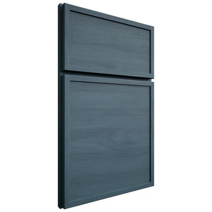 Shiloh Cabinetry Full Overlay Napa Horizontal Hickory Plain Cut Hudson Door