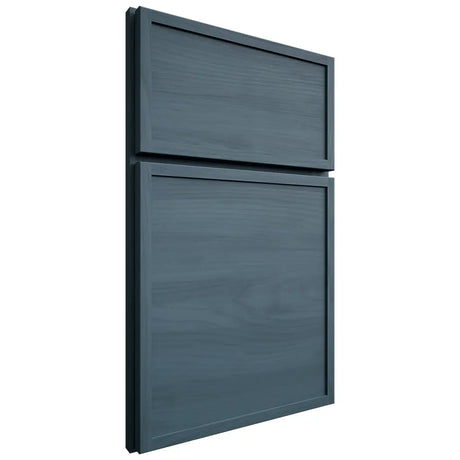 Shiloh Cabinetry Full Overlay Napa Horizontal Hickory Plain Cut Hudson Door