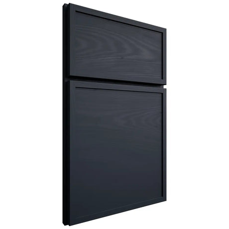 Shiloh Cabinetry Full Overlay Napa Horizontal Poplar Plain Cut Hudson Door