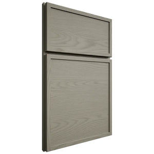 Shiloh Cabinetry Full Overlay Napa Horizontal Red Oak Plain Cut Thyme Door