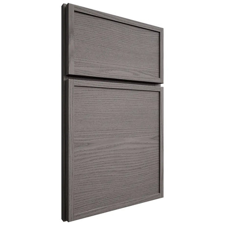 Shiloh Cabinetry Full Overlay Napa Horizontal White Oak Plain Cut Flagstone Door