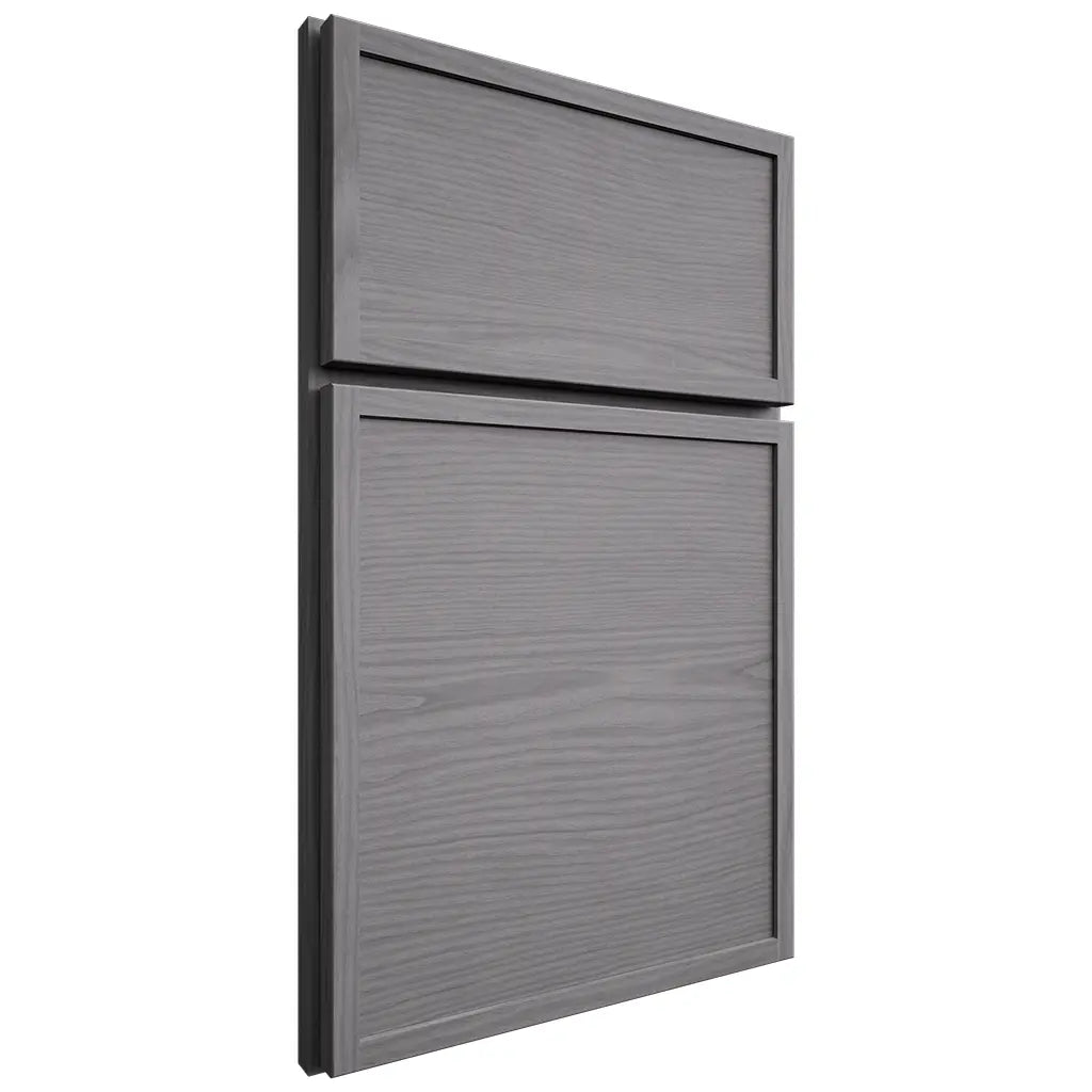 Shiloh Cabinetry Full Overlay Napa Horizontal White Oak Plain Cut Sterling Door