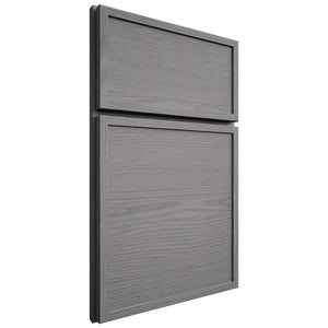 Shiloh Cabinetry Full Overlay Napa Horizontal White Oak Plain Cut Sterling Door