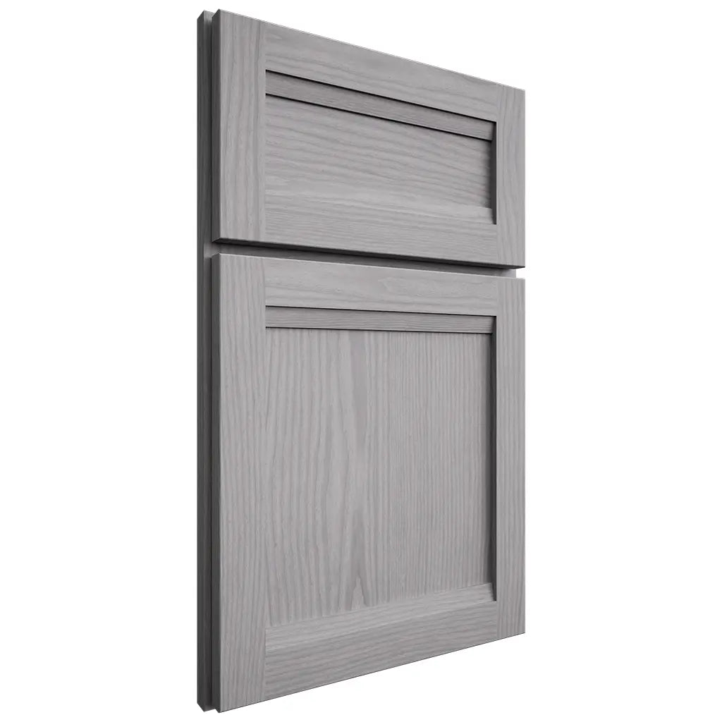 Shiloh Cabinetry Full Overlay Somerset White Oak Plain Cut Stratus Door