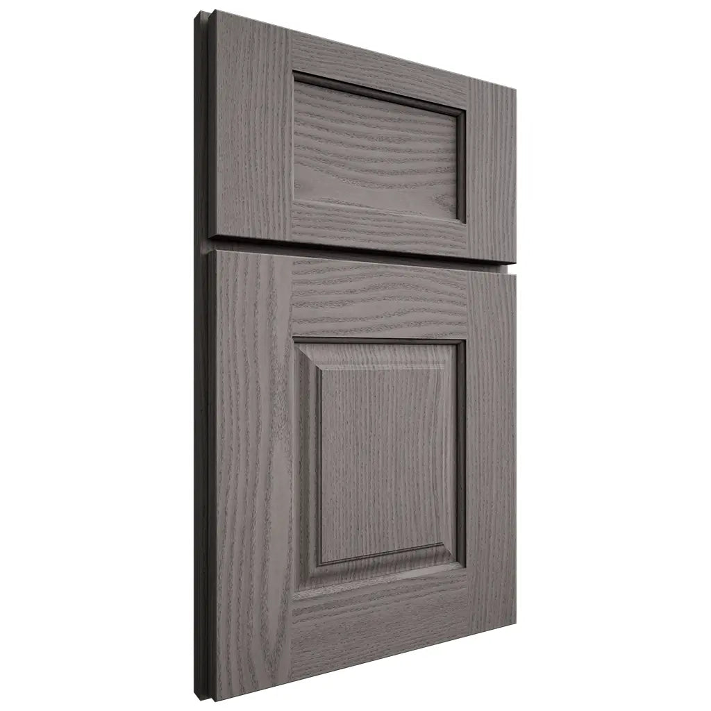 Shiloh Cabinetry Full Overlay Summit White Oak Plain Cut Flagstone Door