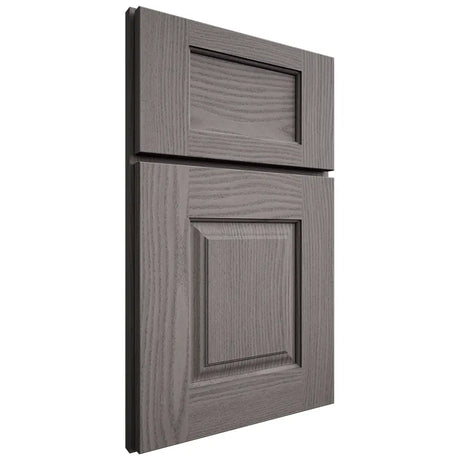 Shiloh Cabinetry Full Overlay Summit White Oak Plain Cut Flagstone Door