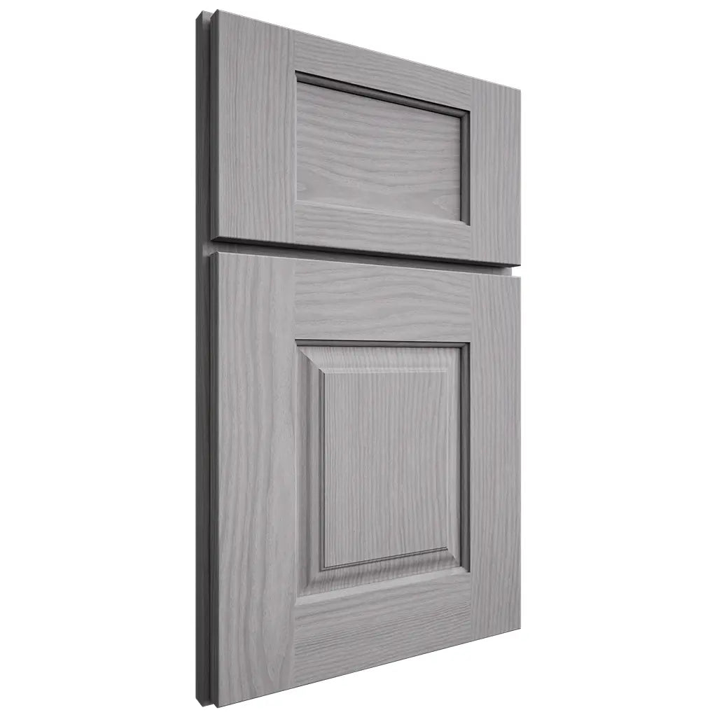 Shiloh Cabinetry Full Overlay Summit White Oak Plain Cut Stratus Door