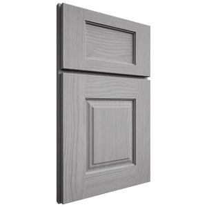 Shiloh Cabinetry Full Overlay Summit White Oak Plain Cut Stratus Door