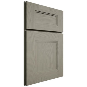 Shiloh Cabinetry Full Overlay Tahoe Red Oak Plain Cut Thyme Door