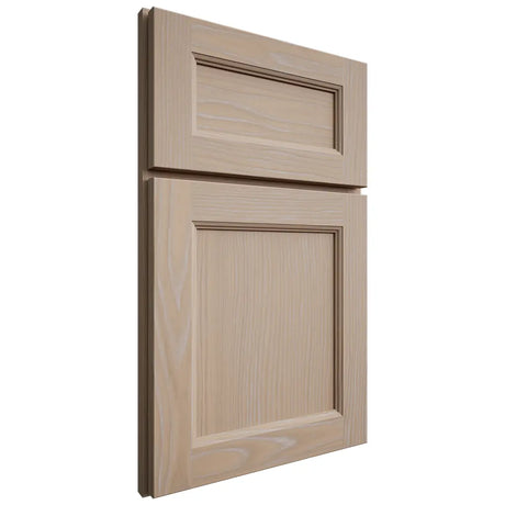 Shiloh Cabinetry Full Overlay Ward White Oak Plain Cut Straw Door