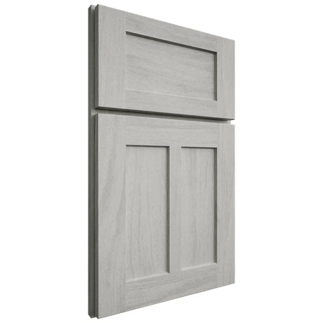 Shiloh Cabinetry Full Overlay Wilmington Poplar Plain Cut Stratus Door