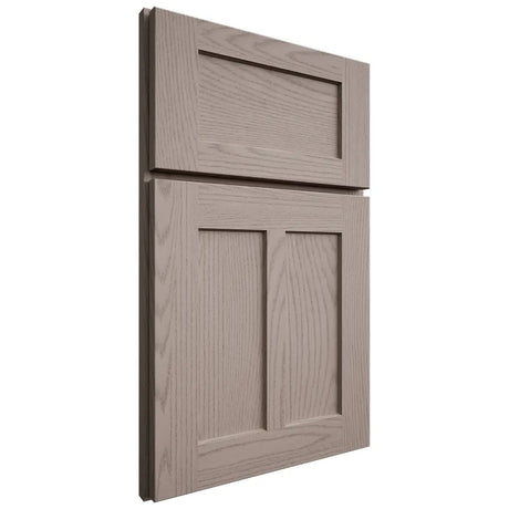 Shiloh Cabinetry Full Overlay Wilmington Red Oak Plain Cut Sterling Door