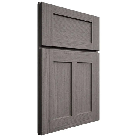 Shiloh Cabinetry Full Overlay Wilmington White Oak Quarter Sawn Flagstone Door