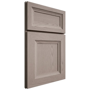 Shiloh Cabinetry Full Overlay Windsor Red Oak Plain Cut Sterling Door