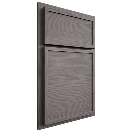 Shiloh Cabinetry Partial Overlay Napa Horizontal White Oak Plain Cut Flagstone Door