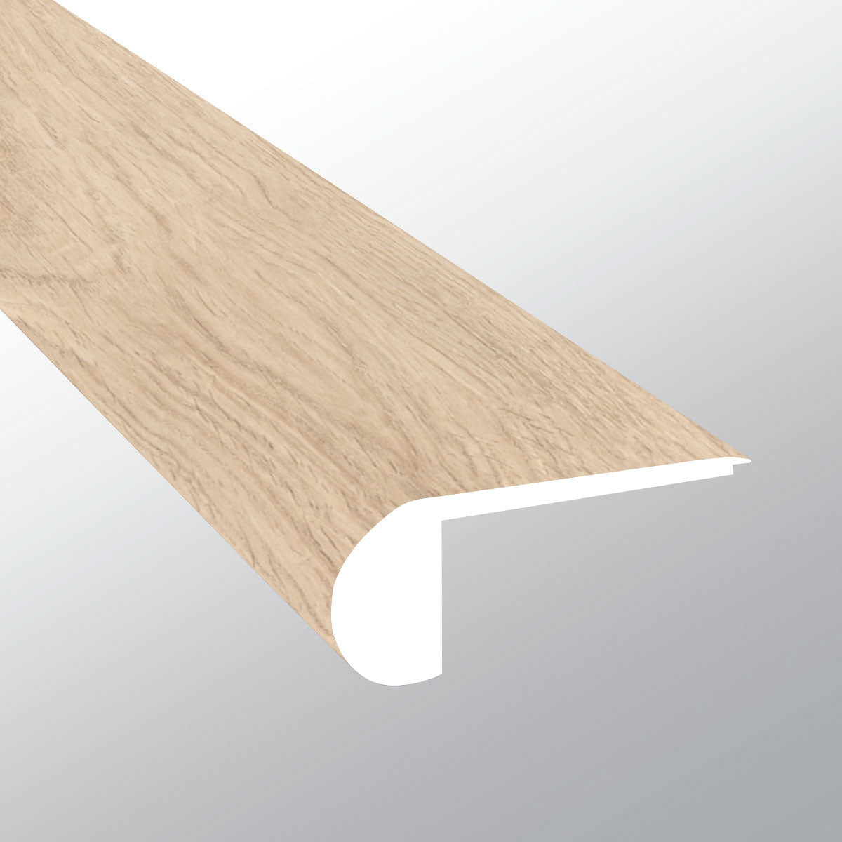 Chester Hills (NARIZ DE ESCALÓN AL RAS [Madera • Mate • Claro] - LVT * MOLDURA DE VINILO DE LUJO) | 2 3/4" X 3/4" X 94"