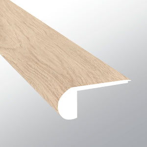 Chester Hills (NARIZ DE ESCALÓN AL RAS [Madera • Mate • Claro] - LVT * MOLDURA DE VINILO DE LUJO) | 2 3/4" X 3/4" X 94"