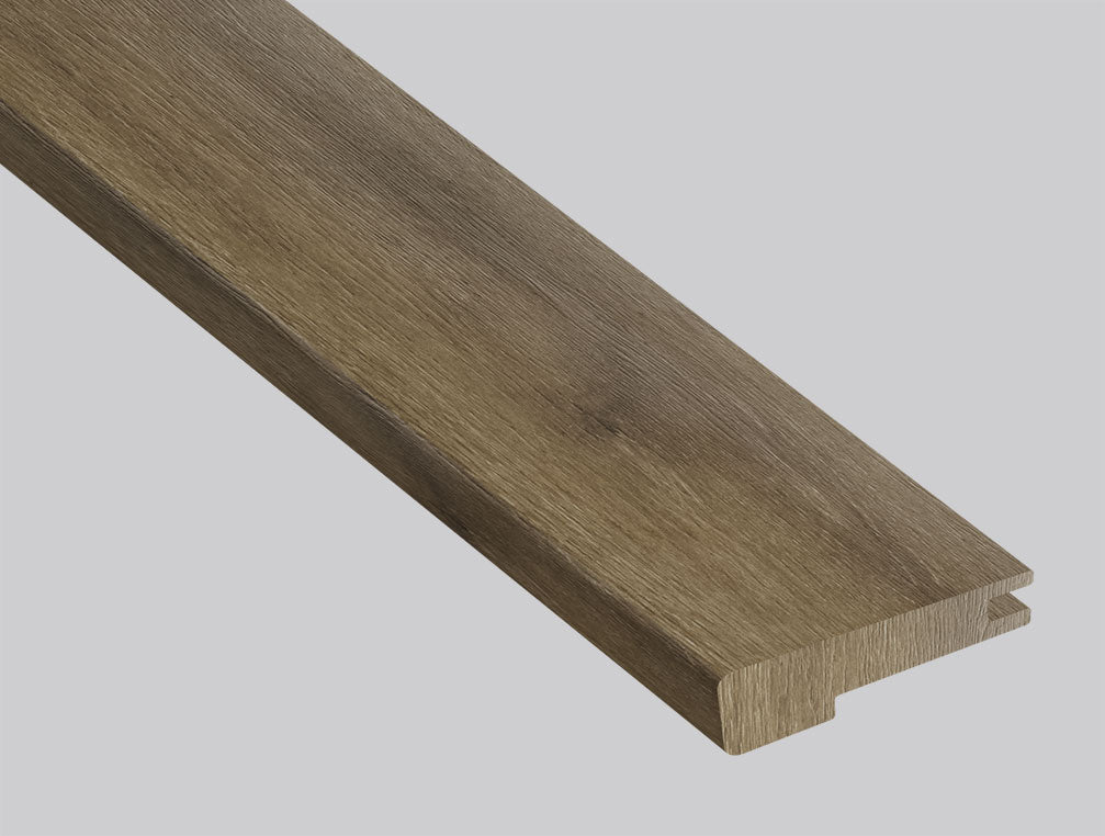 Delray (BORDE DE ESCALÓN AL RAS CON BORDE RELAJADO [Madera • Mate • Medio] - LVT * MOLDURA DE VINILO DE LUJO) | 2 3/4" X 3/4" X 94"