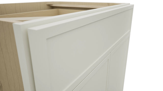 Fabuwood Luna Dove B30 Base Standard Cabinet, Detail View