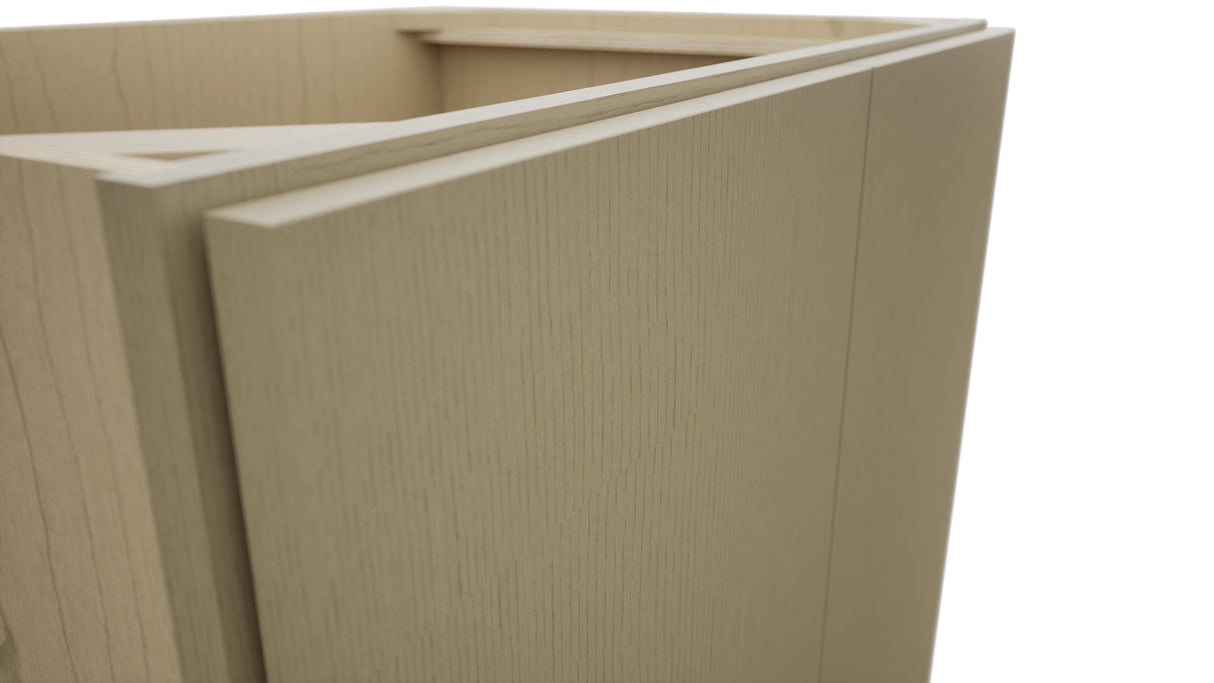 Fabuwood Luxe Desert Oak B33FD Base Full Door Cabinet, Detail View