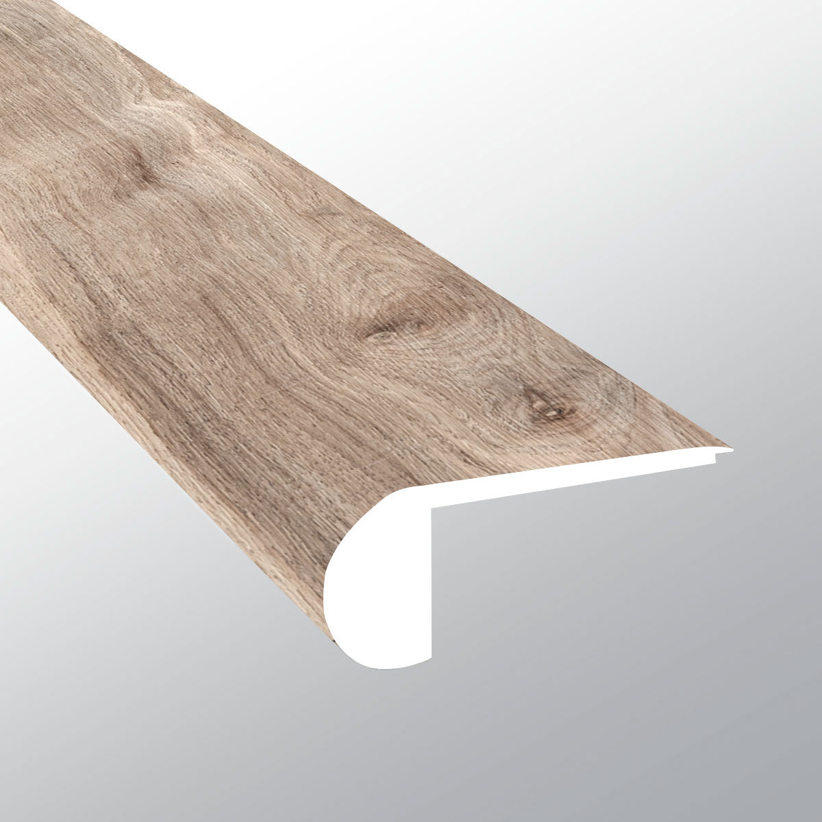Highcliffe Greige (NARIZ DE ESCALÓN AL RAS [Madera • Mate • Medio] - LVT * MOLDURA DE VINILO DE LUJO) | 2 3/4" X 3/4" X 94"